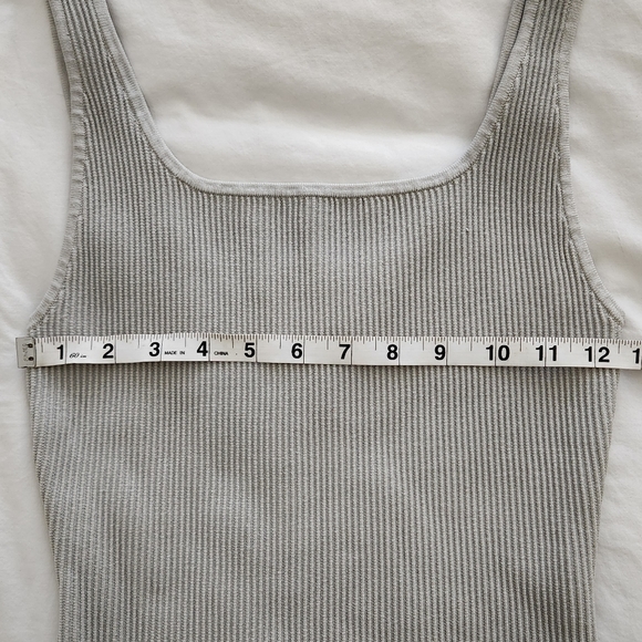 Babaton Knit Crop Top - Picture 5 of 8